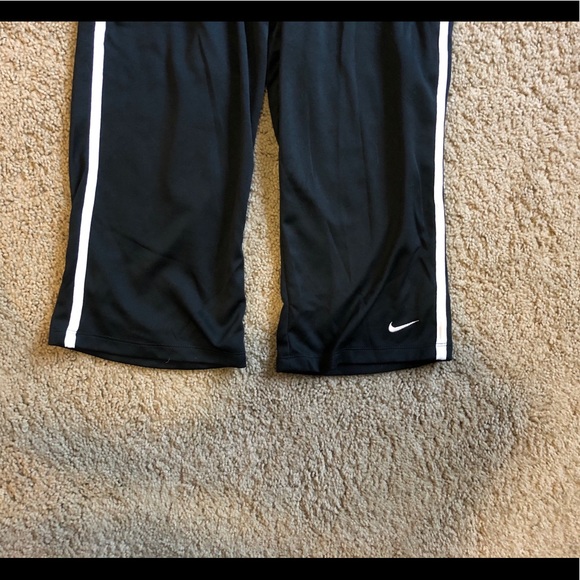 Nike Capri workout pants, black - Picture 2 of 3